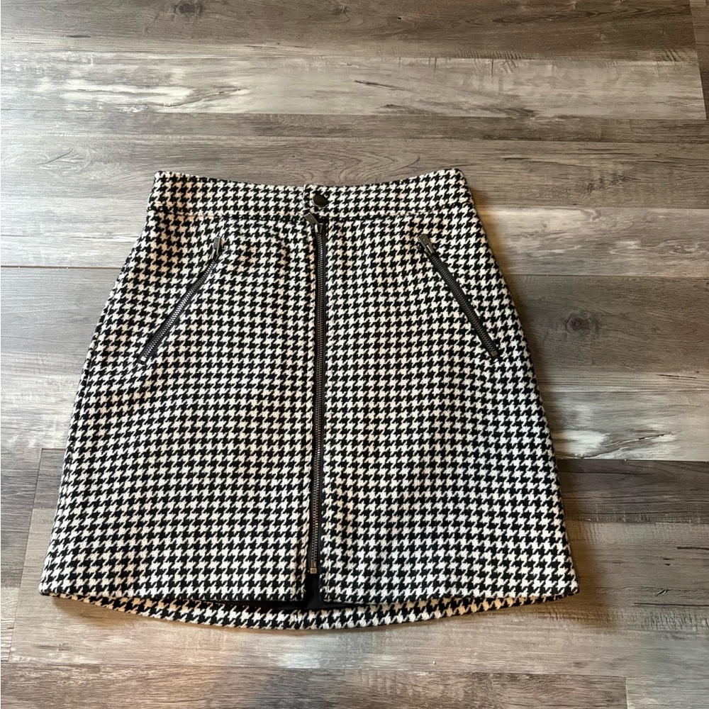 Hollister Black and White Houndstooth Mini Skirt